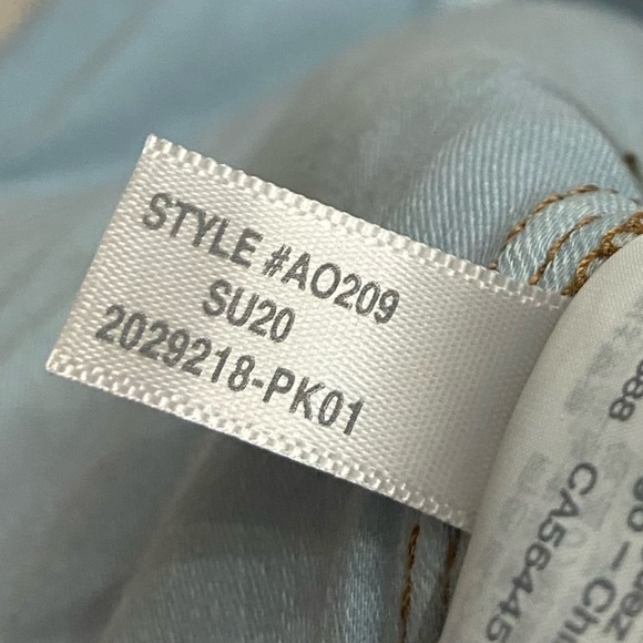 Madewell Roadtripper Jean Shorts in Pollard Wash 28434 - Picture 5 of 8